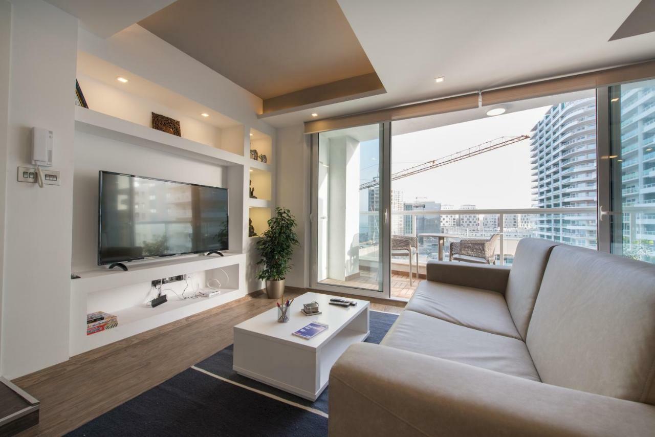 Stylish Seaview Apartment In A Prime Location Sliema Exterior photo